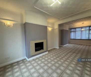 3 bedroom semi-detached house to rent - Photo 2