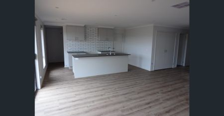 ALFREDTON - SPACE FOR CARAVAN OR BOAT - Photo 2