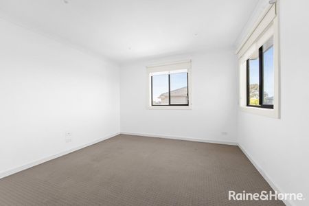 2/177 Copernicus Way, Keilor Downs, VIC 3038 - Photo 4