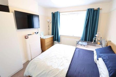 Chairborough Road, High Wycombe, HP12 - Photo 3