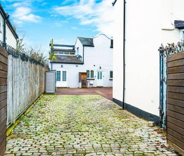 2 bedroom semi-detached house to rent - Photo 2