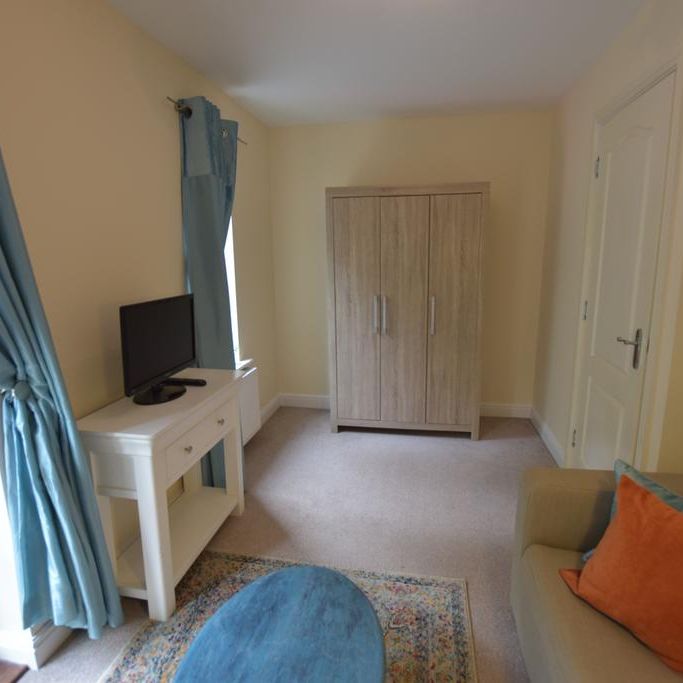 1 bedroom in a house share to rent - Photo 1