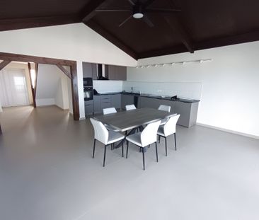 Location Appartement 5 pièces 160m² ST PAUL 97422 - Photo 5