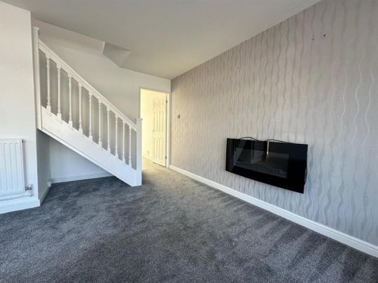 Stockwell Avenue, Brierley Hill - Photo 1