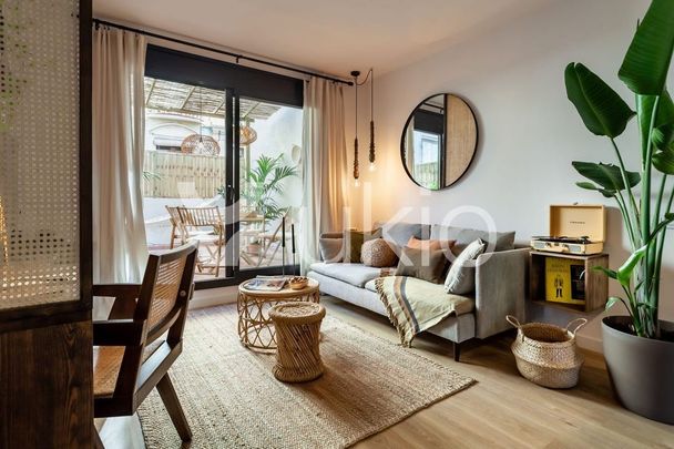 Barcelona Capital, Catalonia 08012 - Photo 1