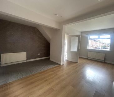 81 Strandburn Drive, Sydenham, Belfast, BT4 1NB - Photo 3
