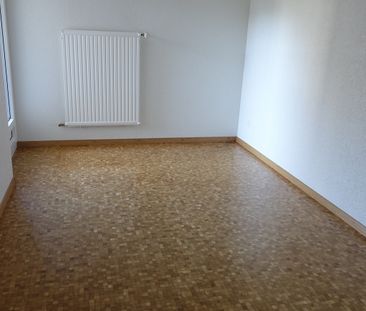 Appartement de 4.5 pièces au rez-de-chaussée - Photo 3