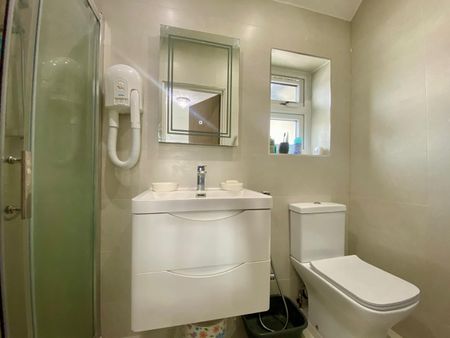 5 Bed Semi-Detached House, Fairmead Road, CR0 - Photo 5