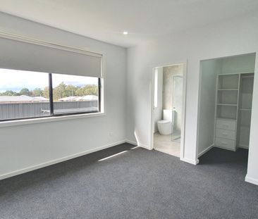 Stylish Family Home in a Fantastic Location - Photo 2