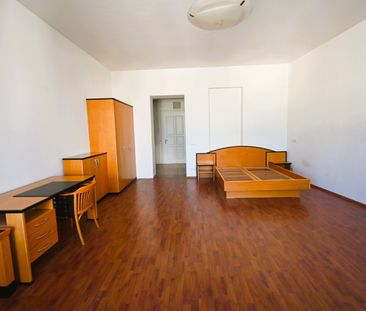 Wohnen mit Stil – Apartment im historischen Gebäude mit Donau-Blick - Photo 2