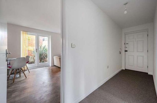 Crescent Road, Aviator Place, RG1 - Photo 1