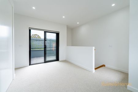 Brand New Luxury Townhouse in Sought-After Brunswick East - Photo 2