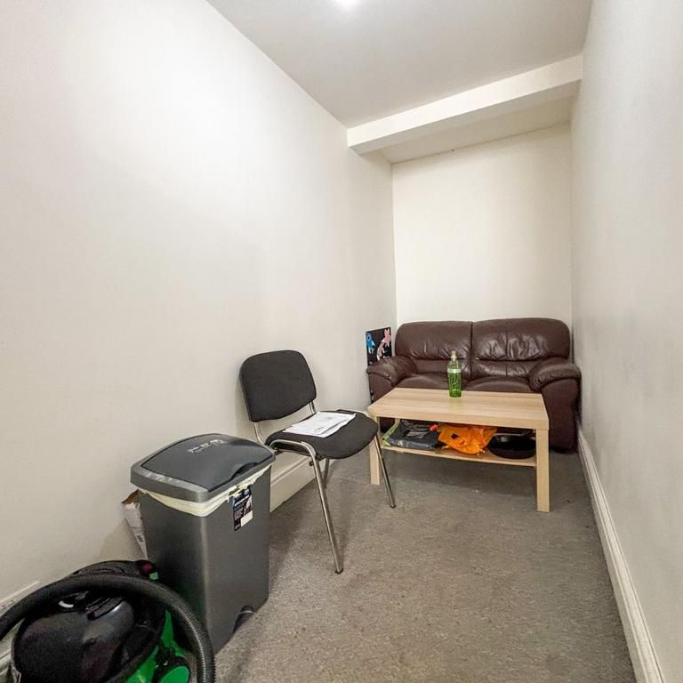 4 bedroom maisonette to rent - Photo 1