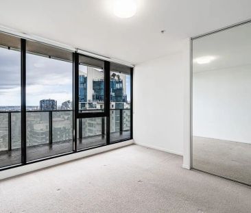 27th Floor Living In Prime Southbank Location - Amazing Bay Views! - Photo 5