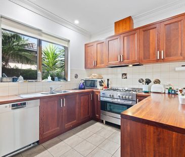Stylish Family Living in a Premier Brighton East Location - Photo 5