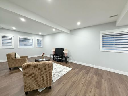 For Lease - 1872 Longfellow Avenue Unit# Lower, Windsor, Ontario - Photo 2