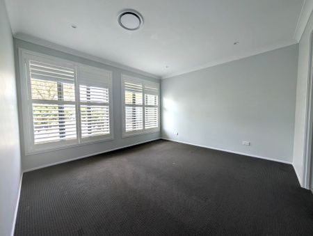 Modern 4-Bedroom Home in a Convenient Gorokan Location - Photo 2