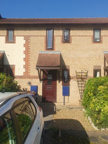 One Bedroom Mid-Terrace ‘Chase’ Style House with Parking and Rear Garden - Photo 3