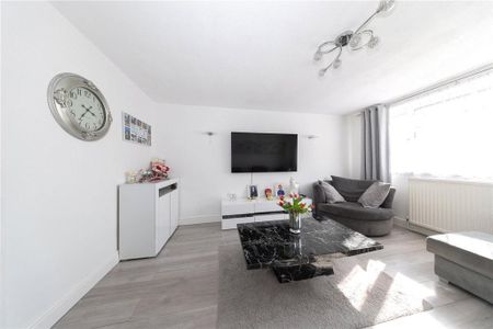 2 bedroom maisonette to rent - Photo 2