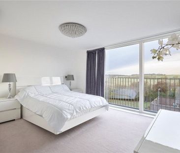 Well presented 4 bedroom link detached house at the prestigious Nin... - Photo 3