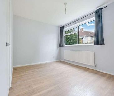 Bromley Road, London, SE6 - Photo 2