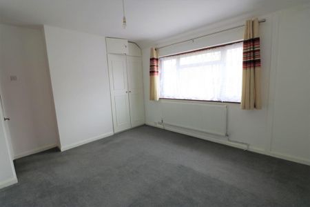 2 bedroom semi-detached house to rent - Photo 2