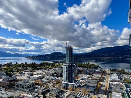 Bertram Beauty: 1 Bdrm+Den on the 28th Floor - Photo 2