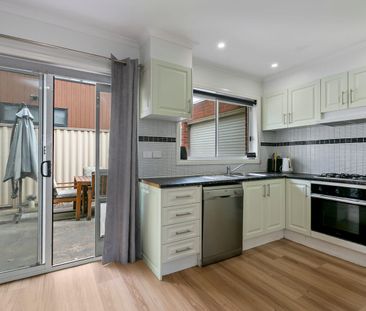 Contemporary, Private & Perfectly Positioned - Photo 4