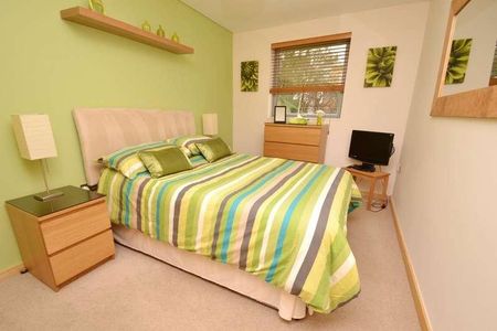 Bournemouth, BH1 - Photo 4