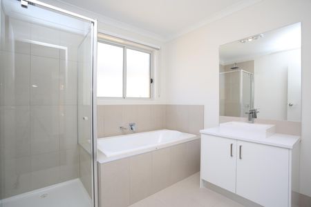 10 Thaine Way, Doreen VIC 3754 - House For Rent | Domain - Photo 3