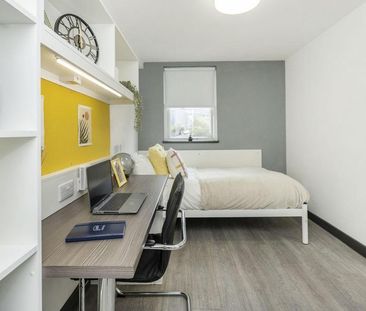 1 bedroom in a flat share to rent - Photo 4