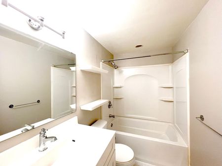 For Lease - 1559 Parish Lane, Oakville, Ontario - Photo 4