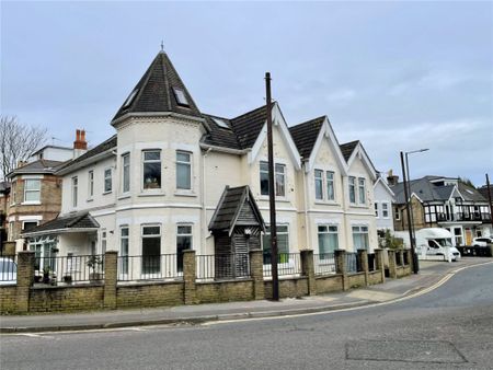 Alum Chine Road, Bournemouth, Dorset, BH4 - Photo 3