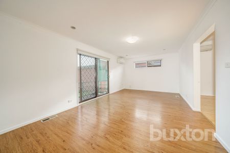 3 Windsor Avenue, Oakleigh South VIC 3167 - House For Rent | Domain - Photo 2
