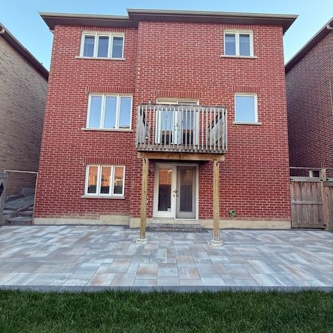 For Lease - 1063 Warby Trail, Newmarket, Ontario - Photo 1