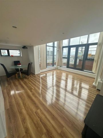 2 bedroom apartment to rent - Photo 2