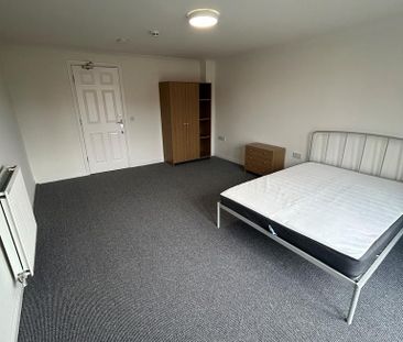 1 bedroom house of multiple occupation to rent - Photo 2