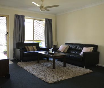 Lovely 3 bedroom Townhouse in a quiet complex - Photo 4