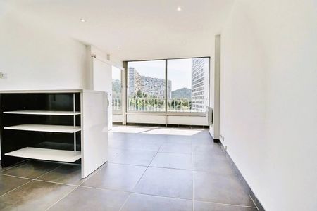 Location Appartement 2 pièces 40m² MARSEILLE 9ème - Photo 4