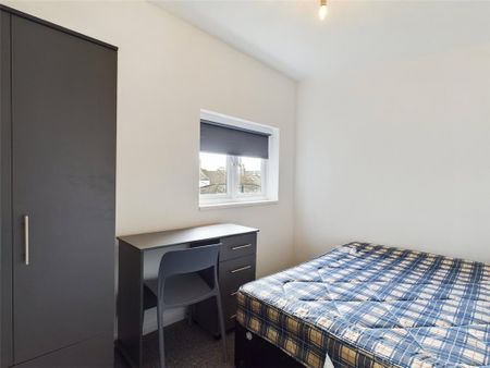 6 bedroom end of terrace house to rent - Photo 5