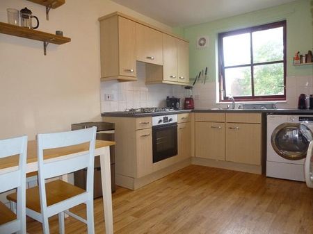 2 bedroom flat to rent - Photo 3