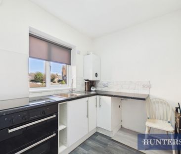 2 bedroom Flat To Let - Photo 2