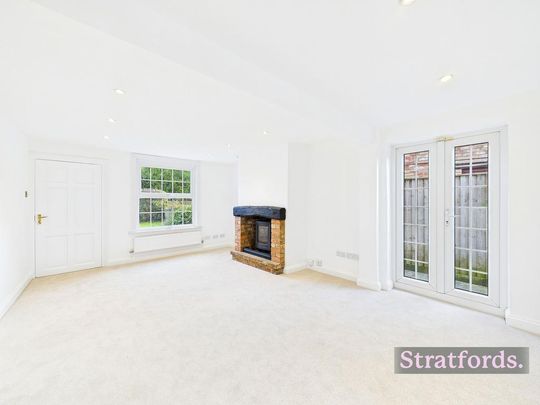 4 bedroom detached house to rent - Photo 1