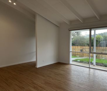 Fully Renovated Coastal Gem! - Photo 3