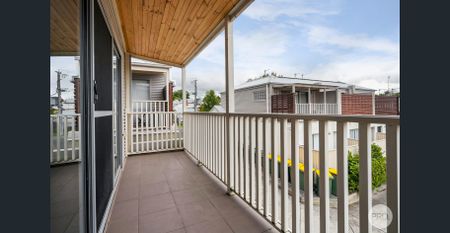 MODERN TOWN HOUSE CLOSE TO THE BALLARAT CBD - Photo 2