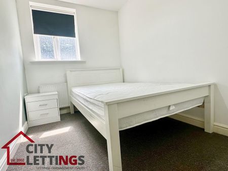 2 bedroom ground floor flat to rent - Photo 3