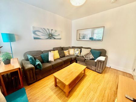 1 bedroom in a house share to rent - Photo 2