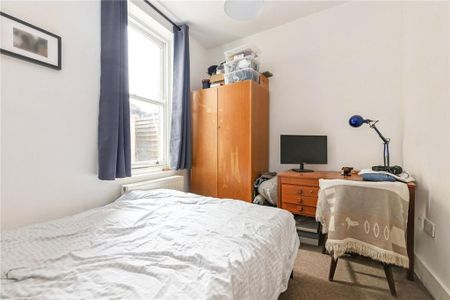 3 bedroom apartment to rent - Photo 3