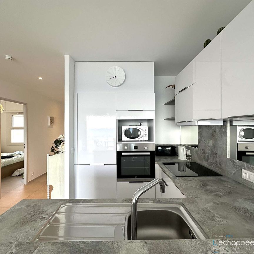 Appartement cosy pour 4 personnes avec vue mer panoramique situé à Hyères Les Salins - Photo 1
