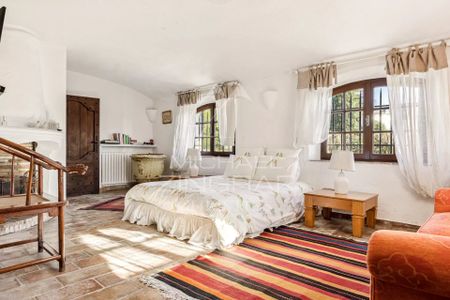 Proche Saint-Paul-de-Vence - Villa provençale avec vue dégagée sur le village - 4 chambres - Photo 4